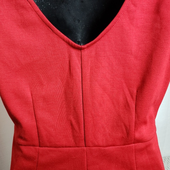 Red dress - Picture 3 of 4